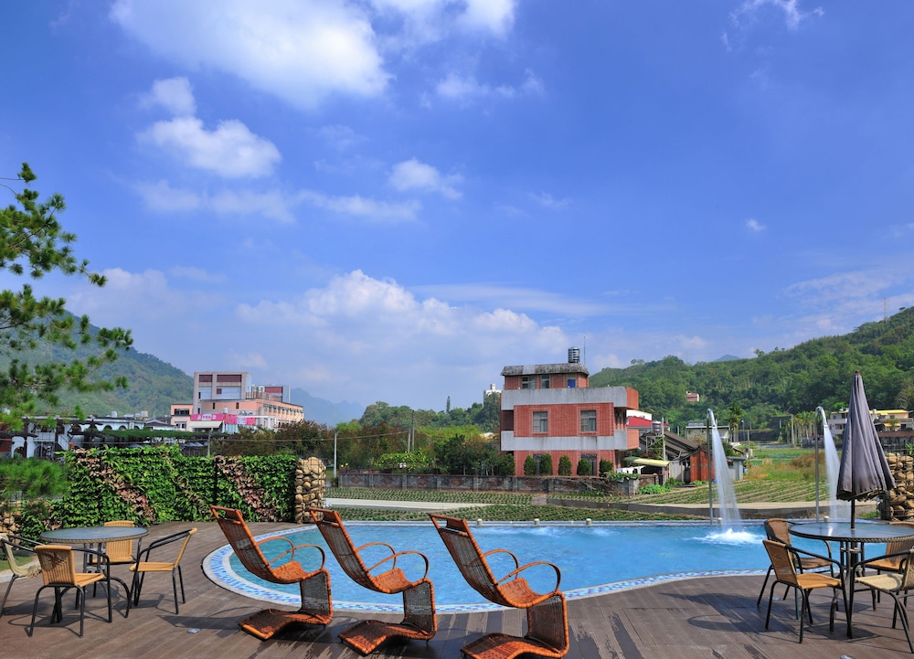 Chi Meng Rou Holiday Villa 61/68