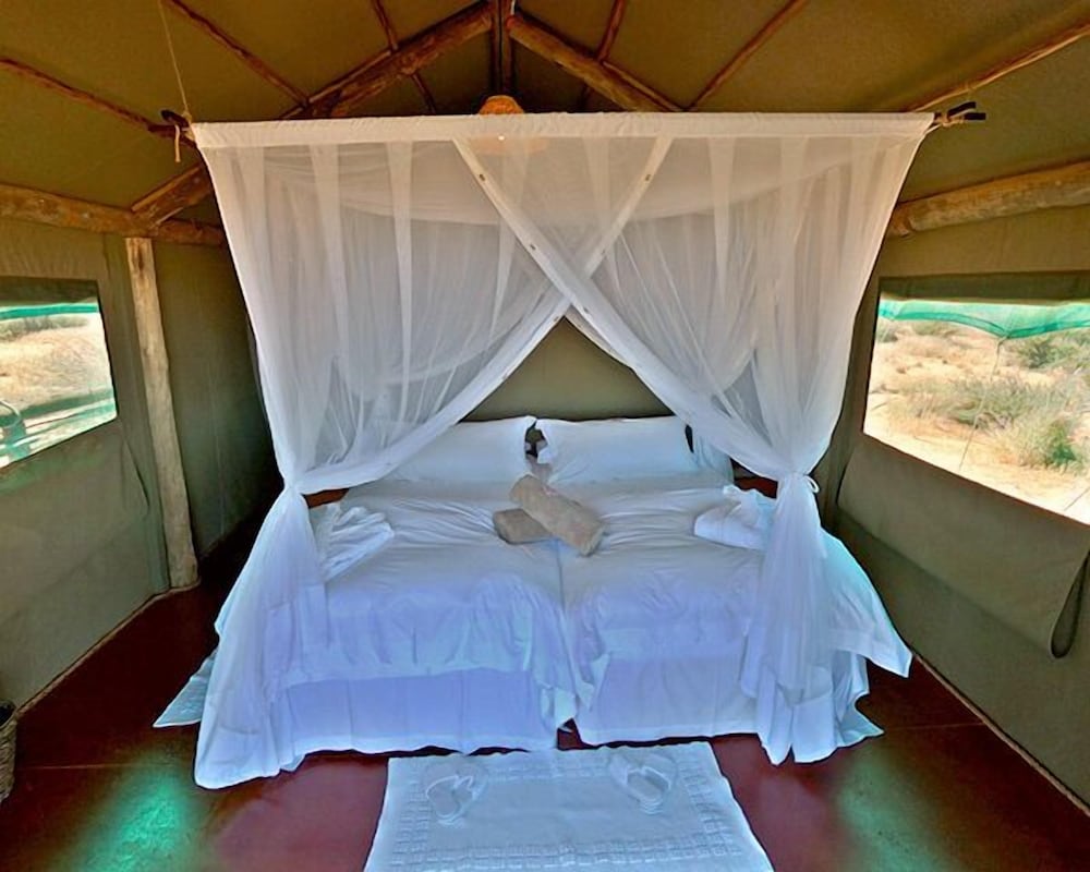 Suricate Tented Kalahari Lodge 4/22