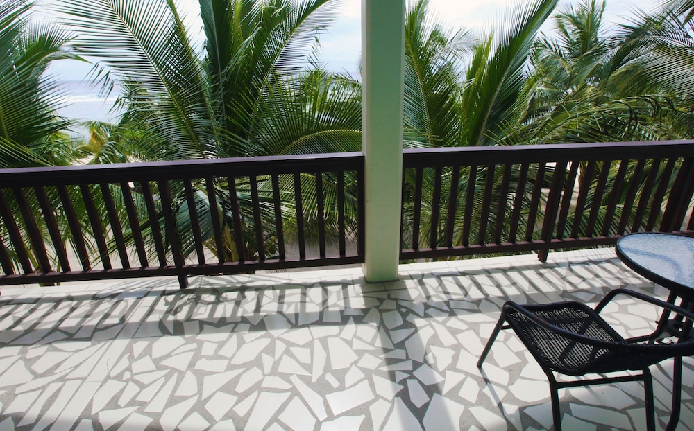 Edgewater Resort 39/71