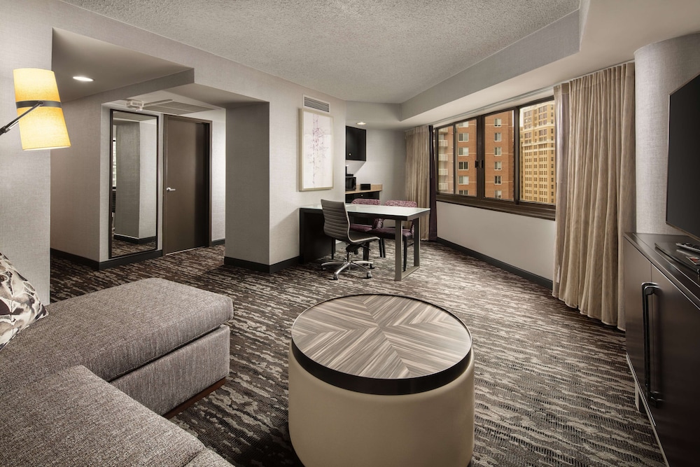 Embassy Suites By Hilton Crystal City National Airport 27/65