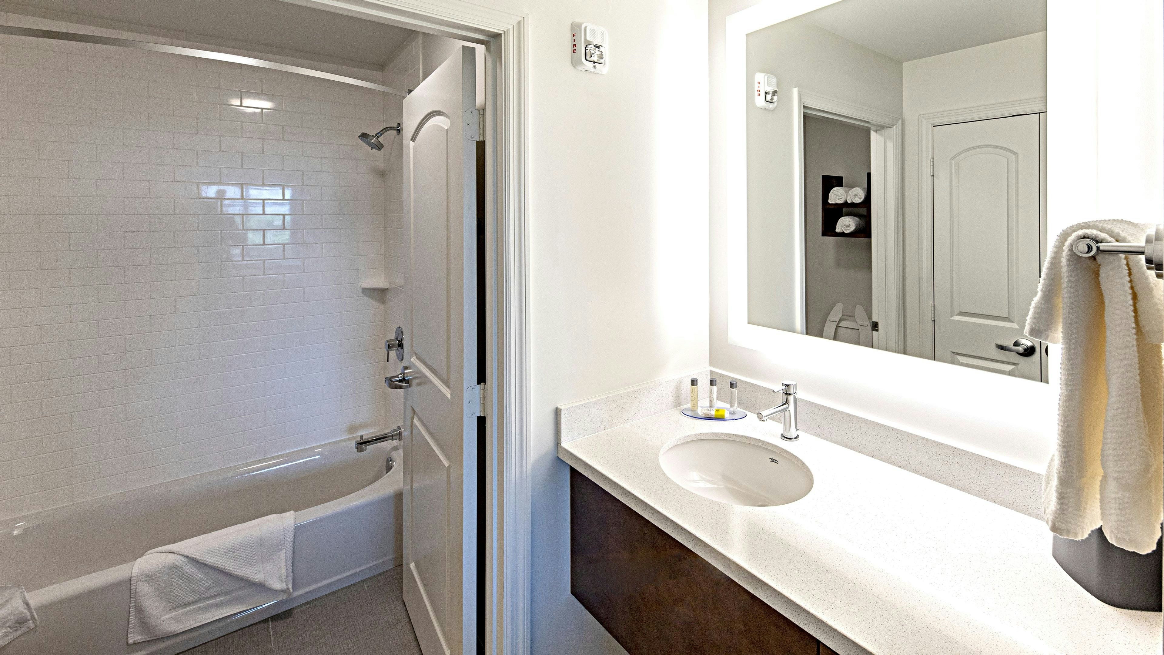 Staybridge Suites Naples Marco Island 70/75