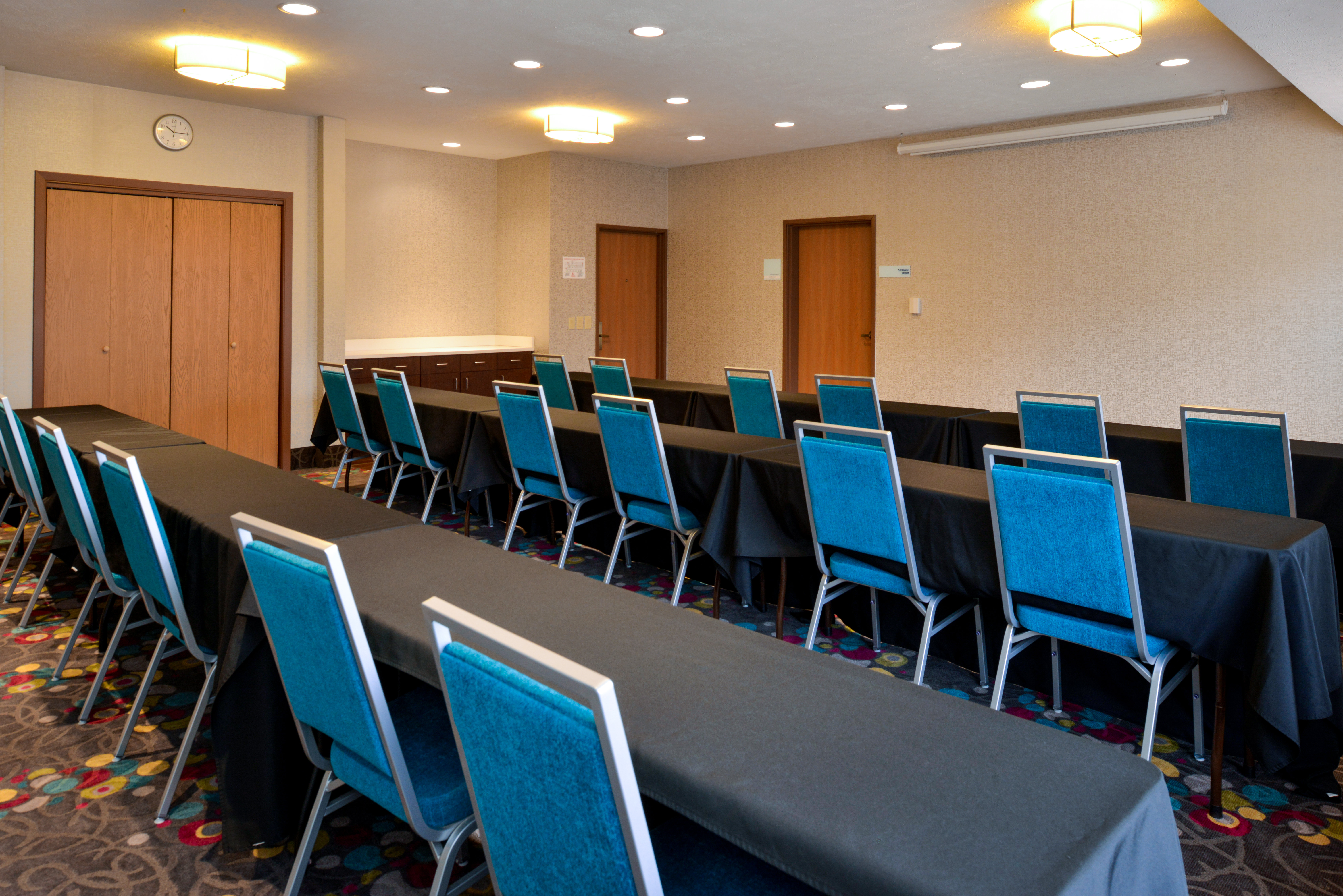 Holiday Inn Express Hotel And Suites Omaha West 41/46