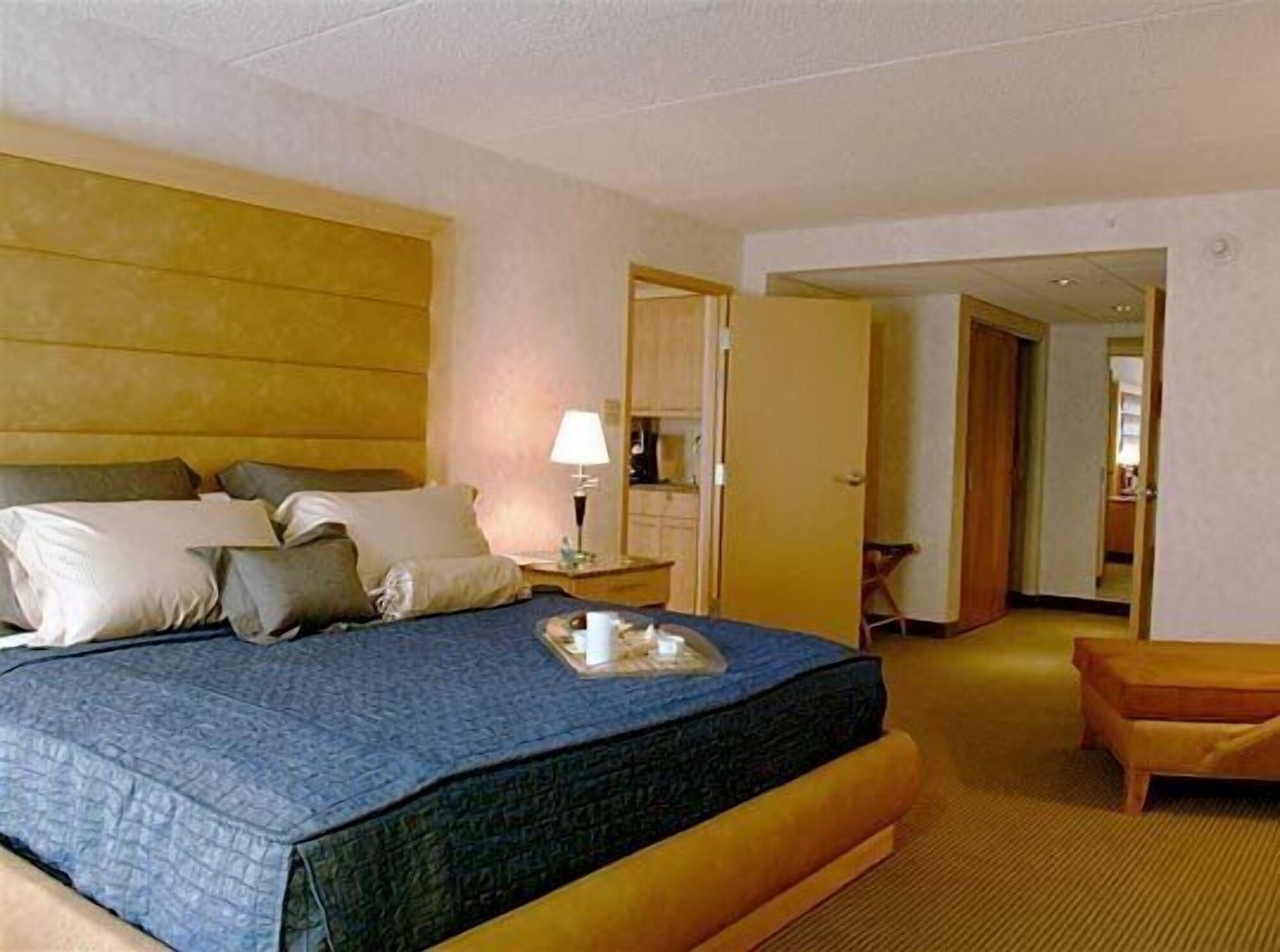 Serenity, Suite, King Bed, Sofa
