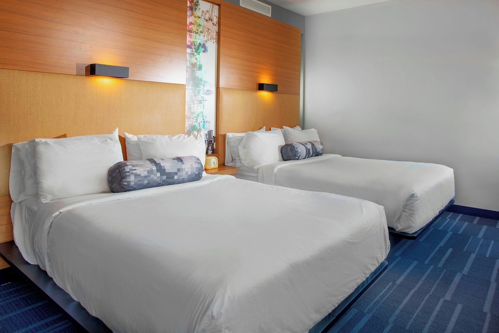 Aloft, 2 Queen Beds