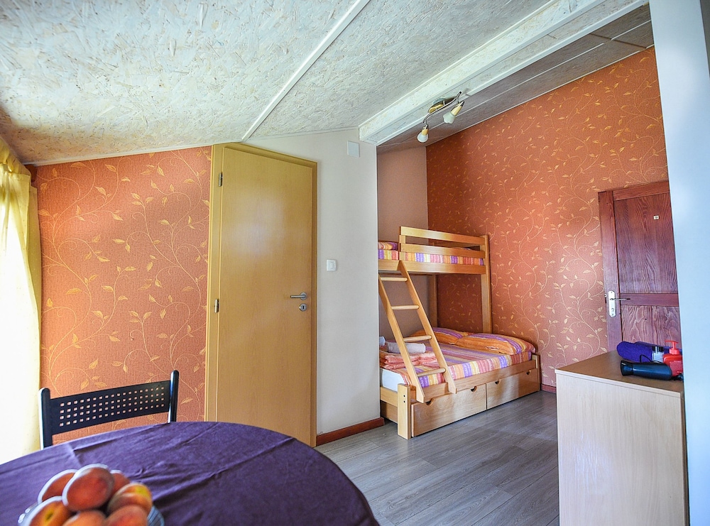 San Art Floating Hostel&Apartments 9/28