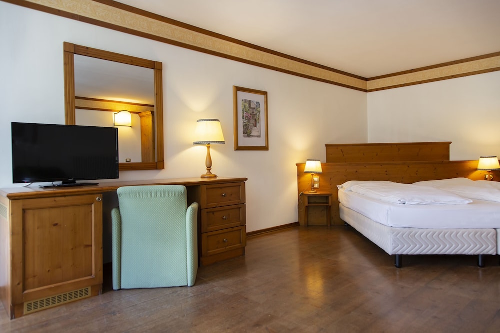 GRAND HOTEL MISURINA 41/87