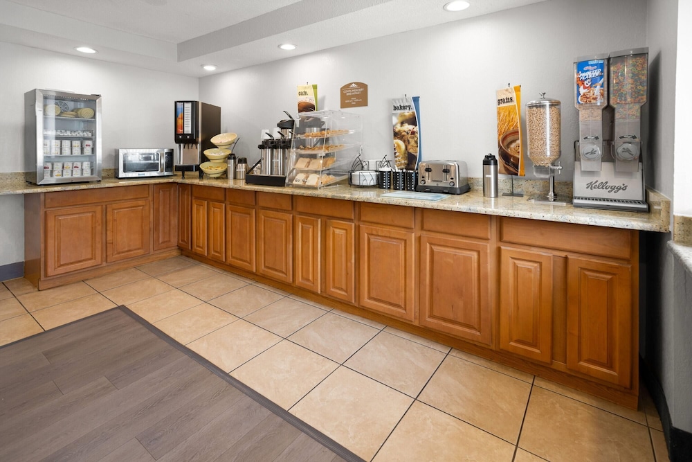 Microtel Inn Suites By Wyndham Albany Airport 5/49