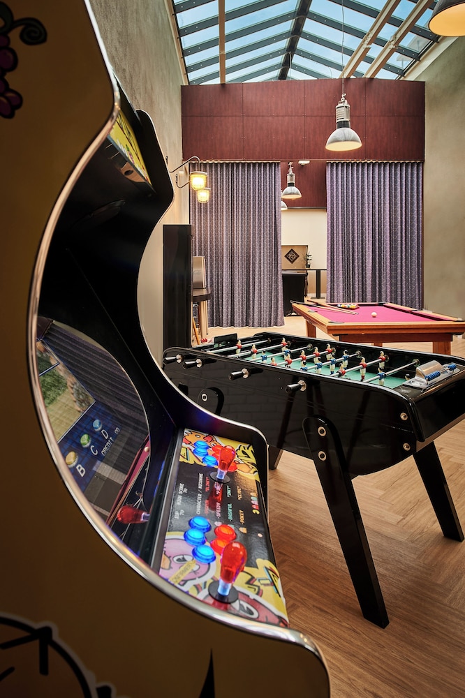 Gatsby Hotel and Restaurant By HappyCulture 20/50
