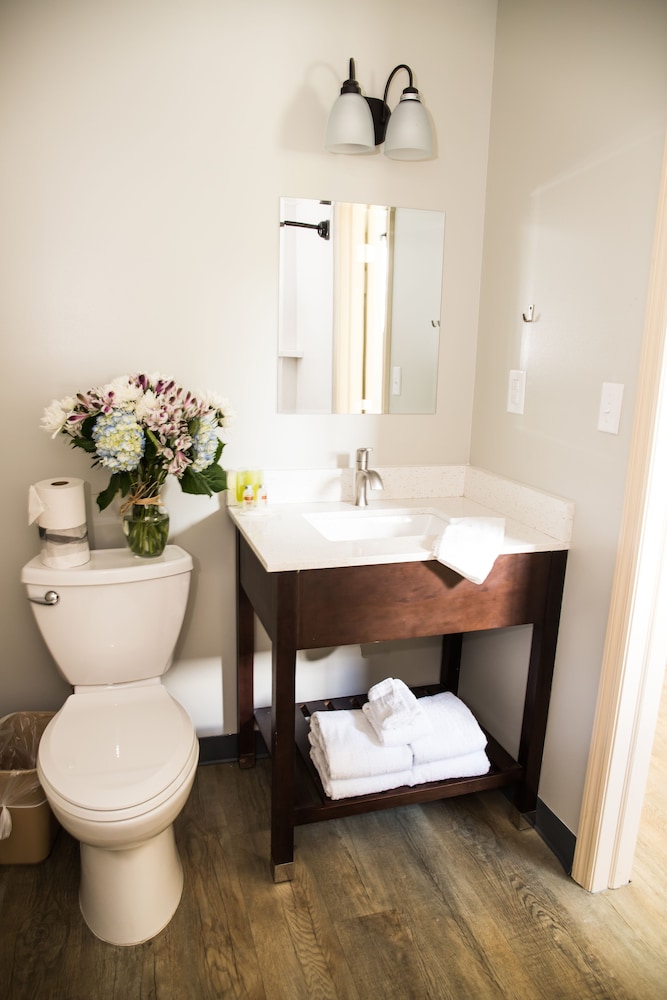 Crystal Inn Eatontown 41/41