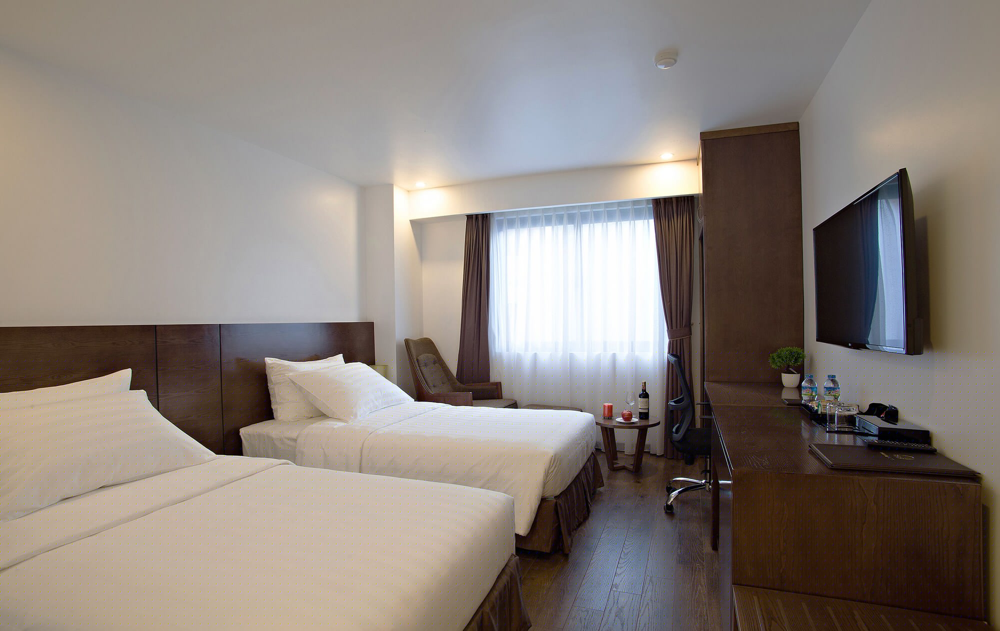PREMIER, TWIN BEDS