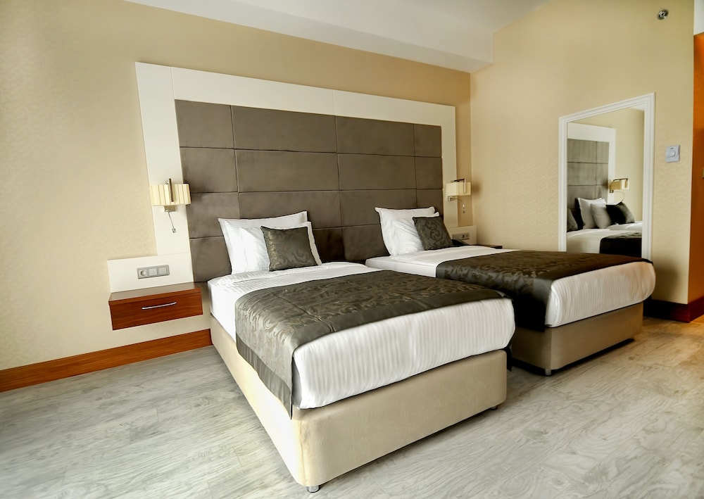 Elite Hotel Darica 21/75