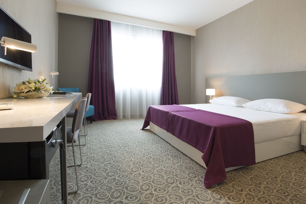 Radisson RED Belgrade 22/64