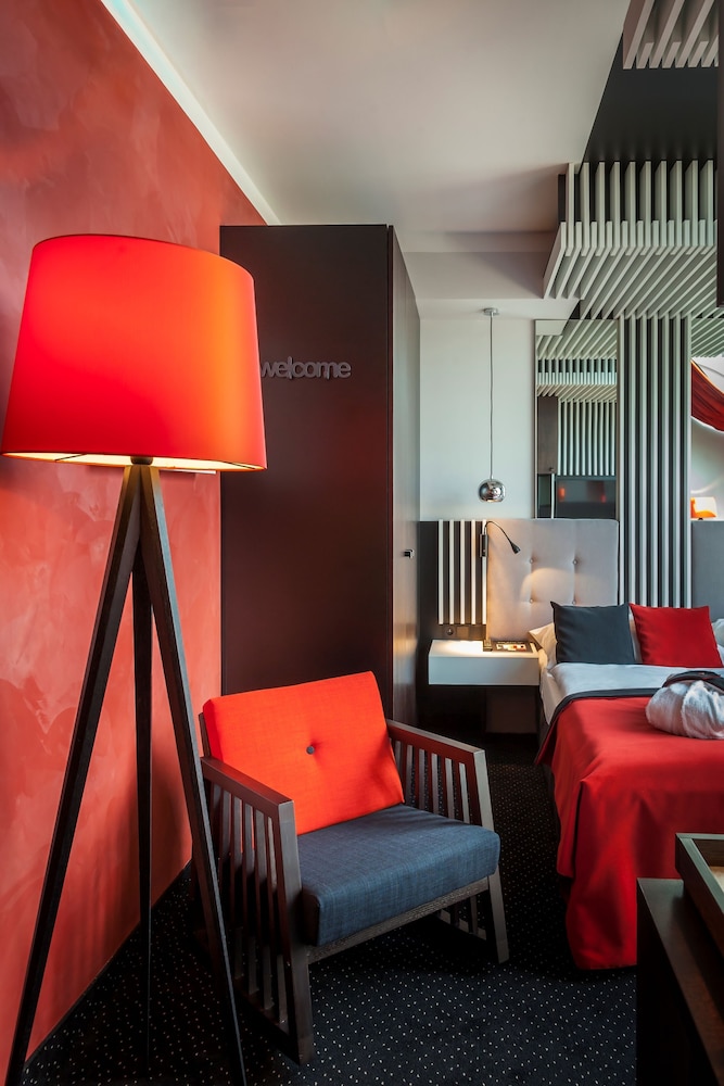Hotel Clement 42/50