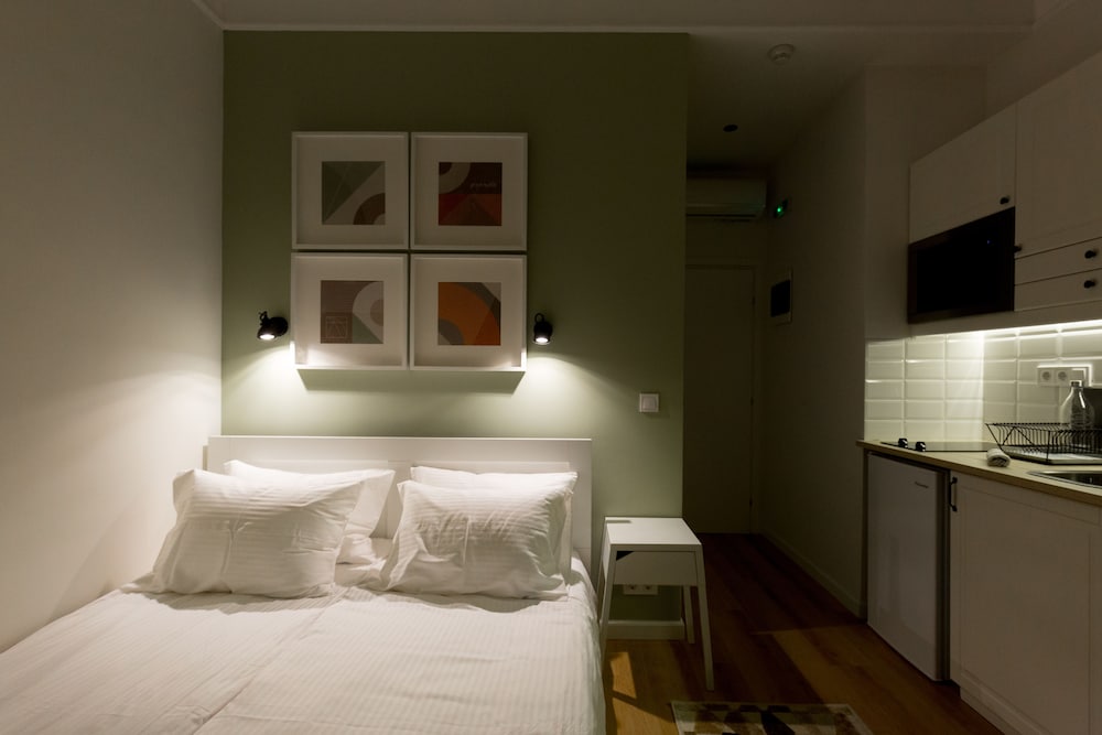 Dinostratus House 32/60