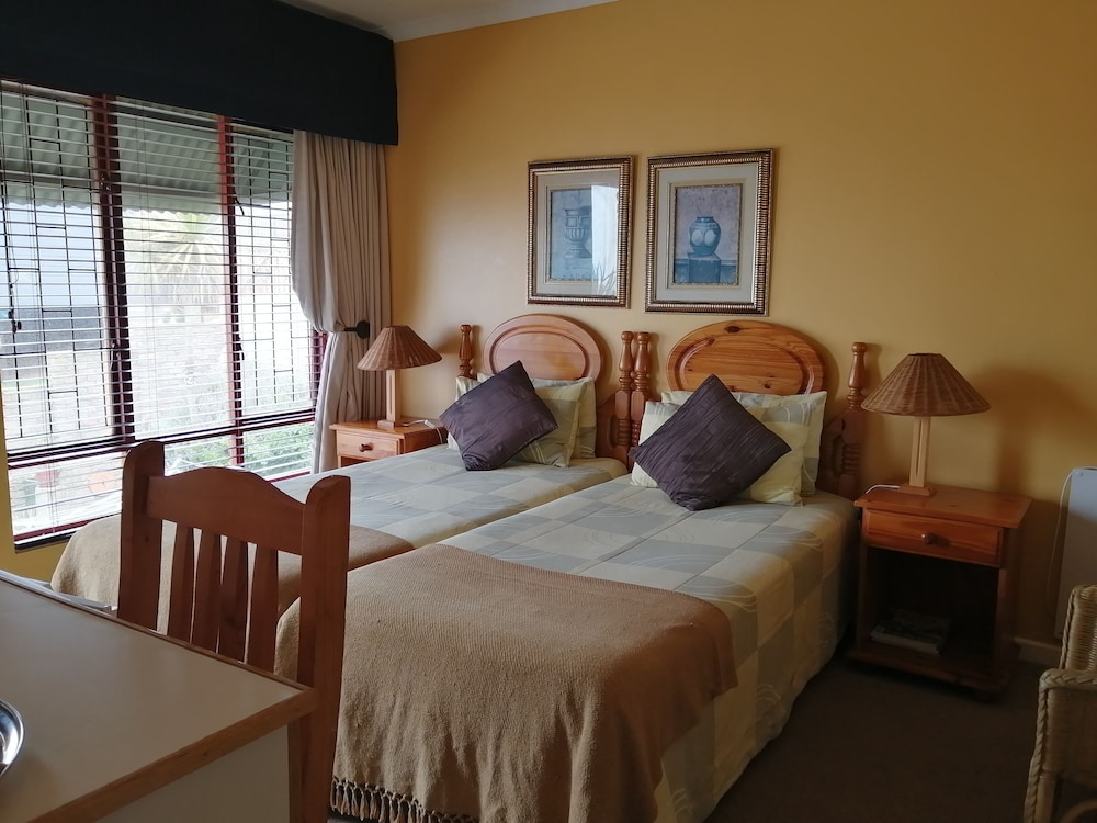 Amzee Bokmakierie Guest House 33/72
