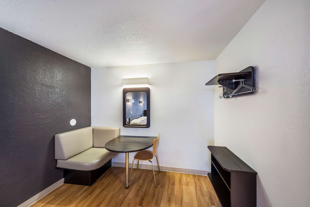 Motel6 Dallas - Irving Dfw Airport East 46/64
