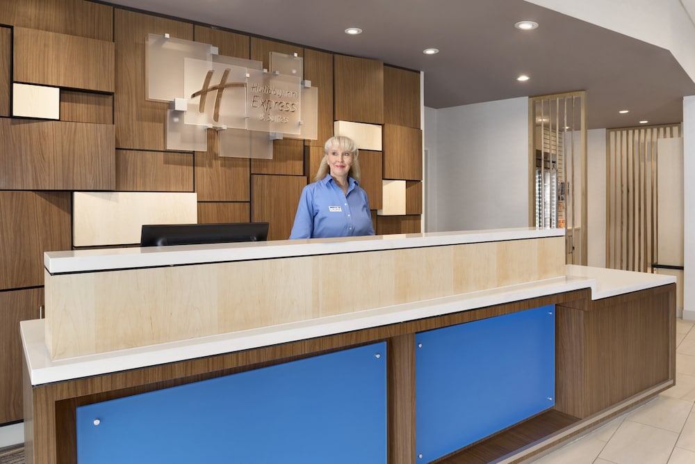 Holiday Inn Express And Suites Duluth North Miller Hill 16/59