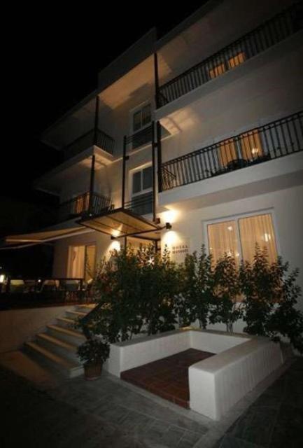 Hanioti Hotel 35/38