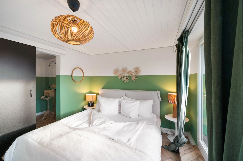 Becozy Self Check-in & Pop-up Hotel 16/52