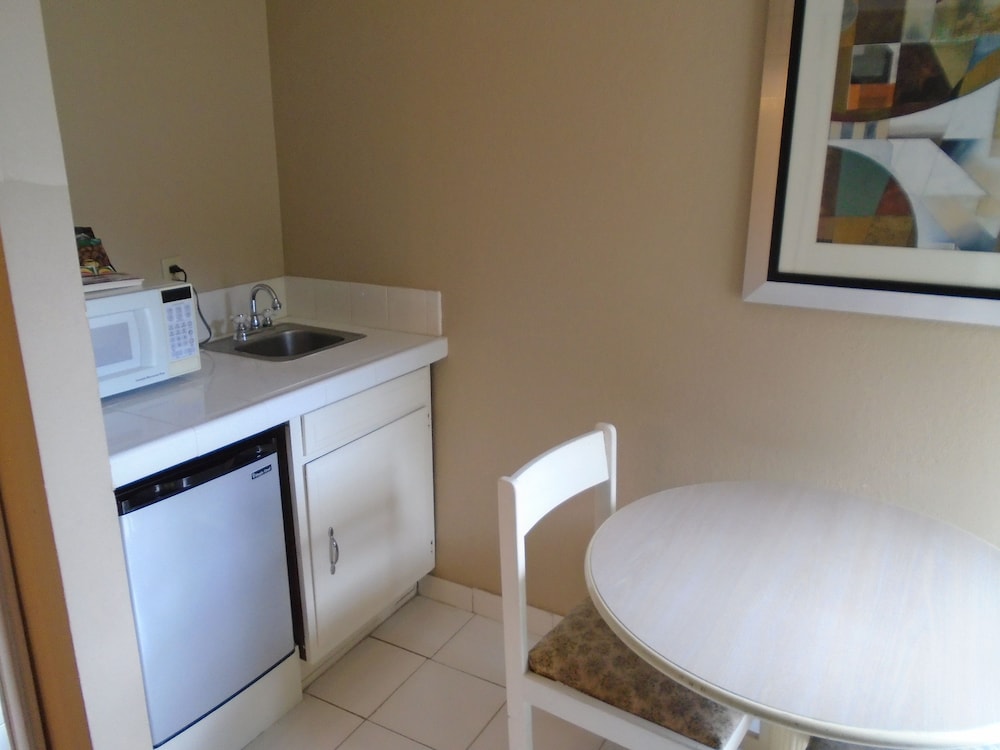 Scottish Fairway Inn 7/37