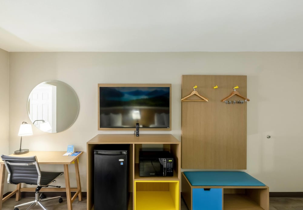 Days Inn & Suites by Wyndham Bossier City 26/50