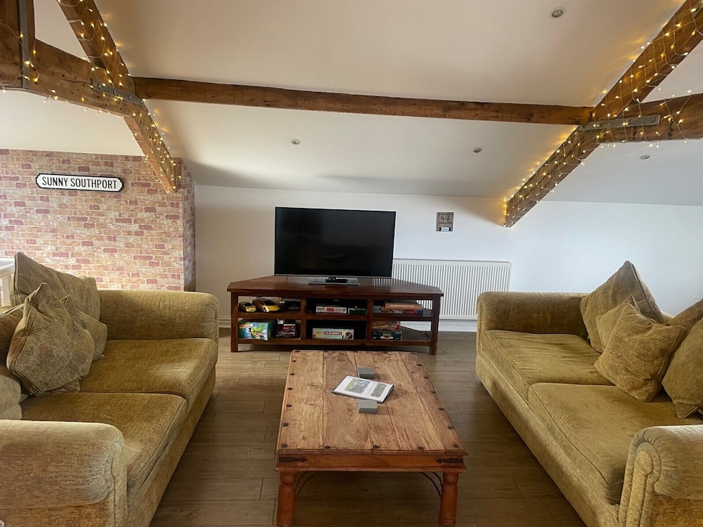 Beach House 3 Bed Penthouse Apartment 29/50