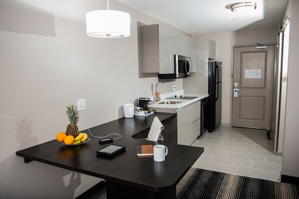 Western Star All Suites Signature Hotel 50/66