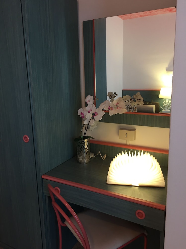 Hotel Storione 48/48