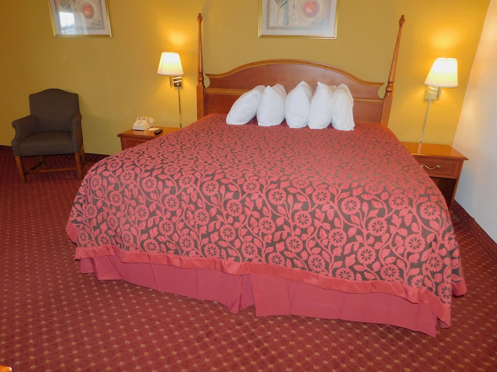 Days Inn by Wyndham Huntington 9/30