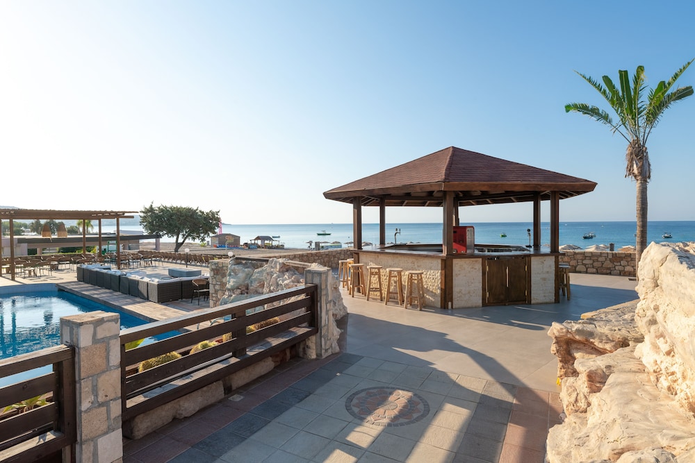 Costa Lindia Beach 38/47