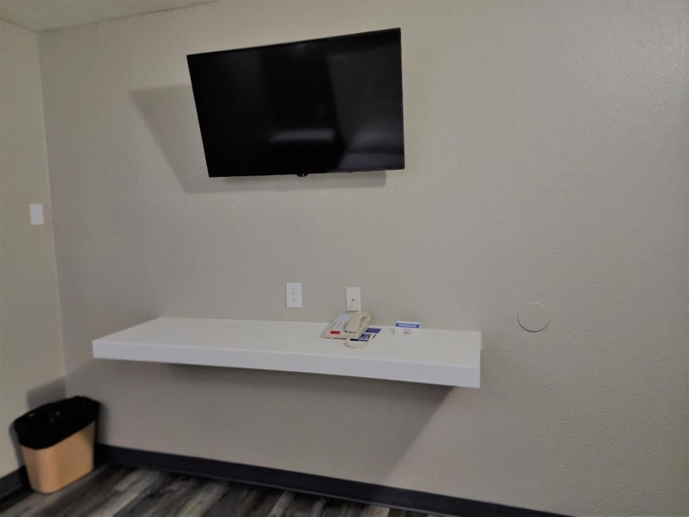 Morada Inn and Suites 41/55