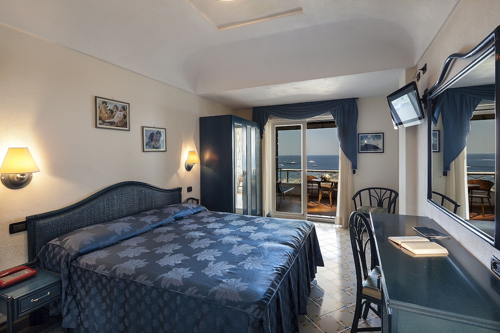 COMFORT, DOUBLE BED, SEA VIEW