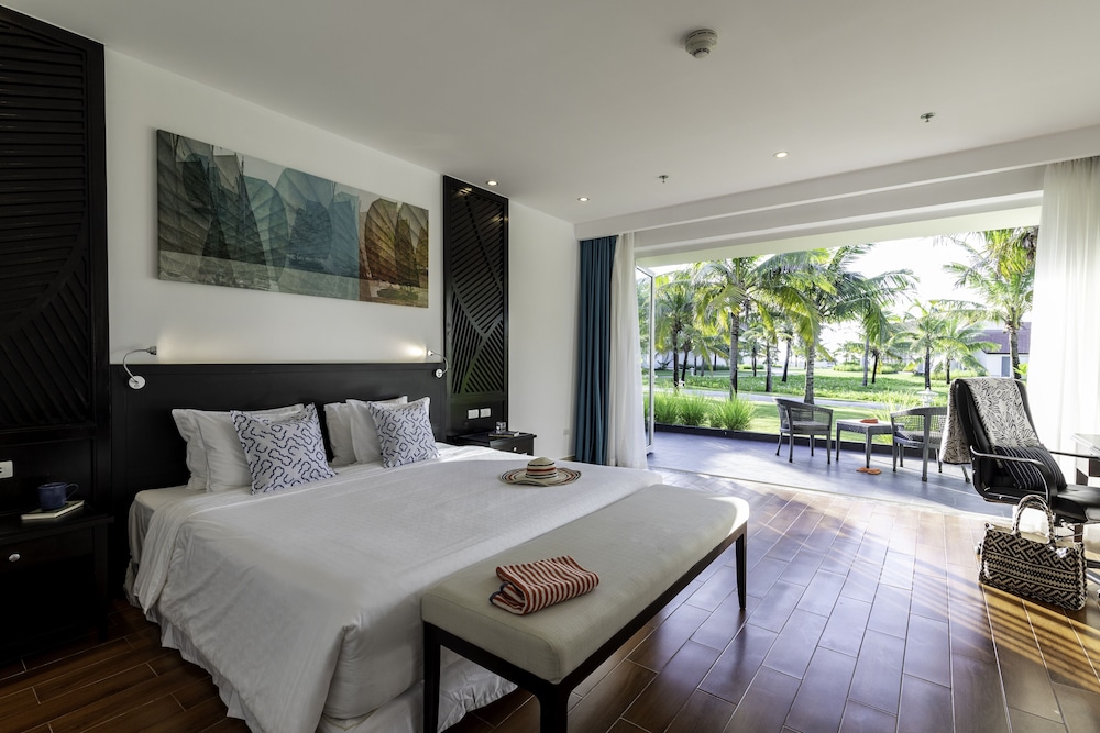 ROBINSON Nam Hoi An 17/50