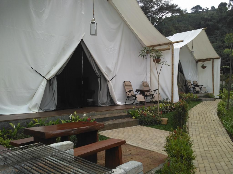 Maribaya Glamping Tent 18/22
