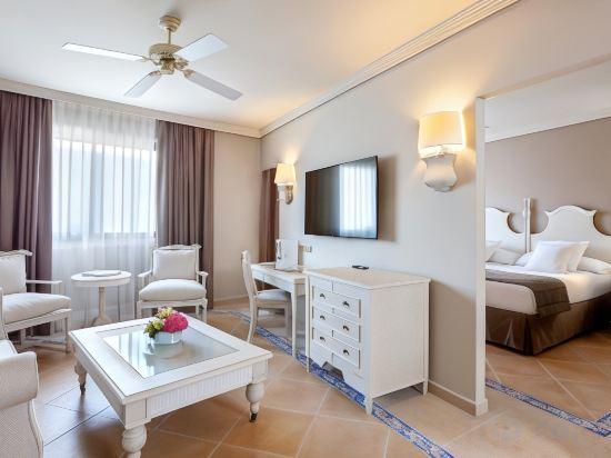 CLUB, PREMIUM, JUNIOR SUITE