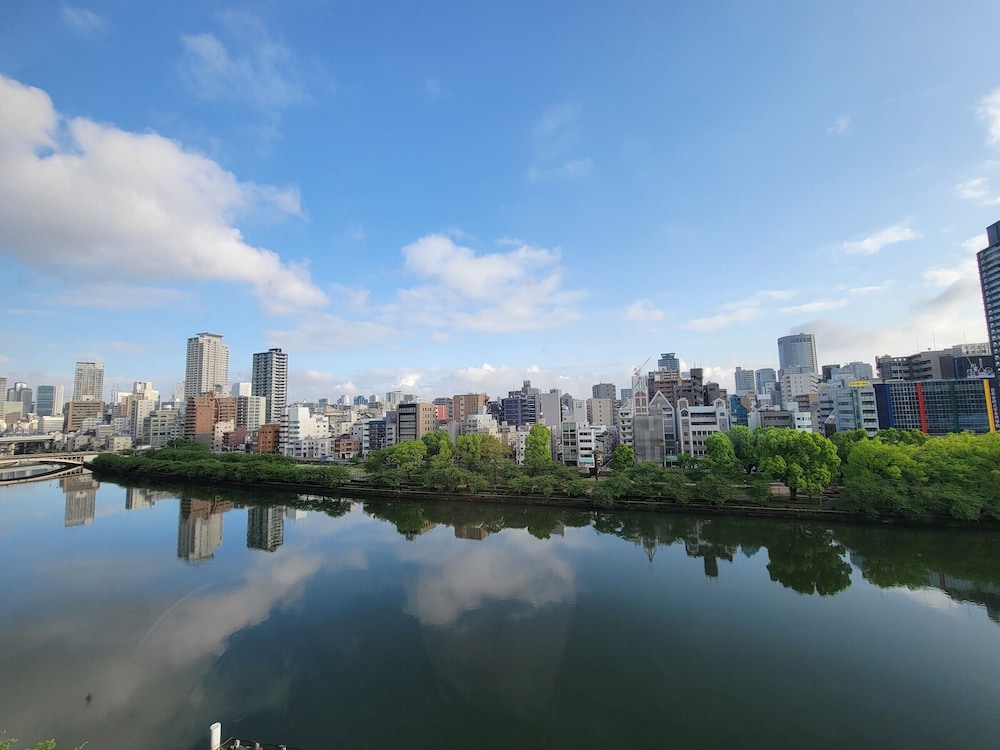 Osaka Castle Hotel 68/73