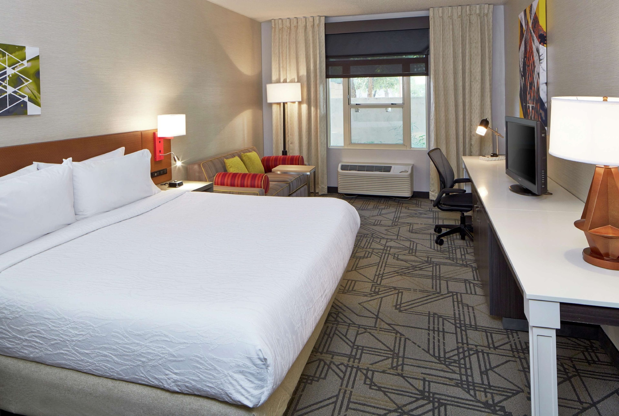ROOM, KING BED, SOFA