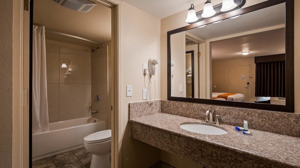 Best Western Roseville Inn 13/32