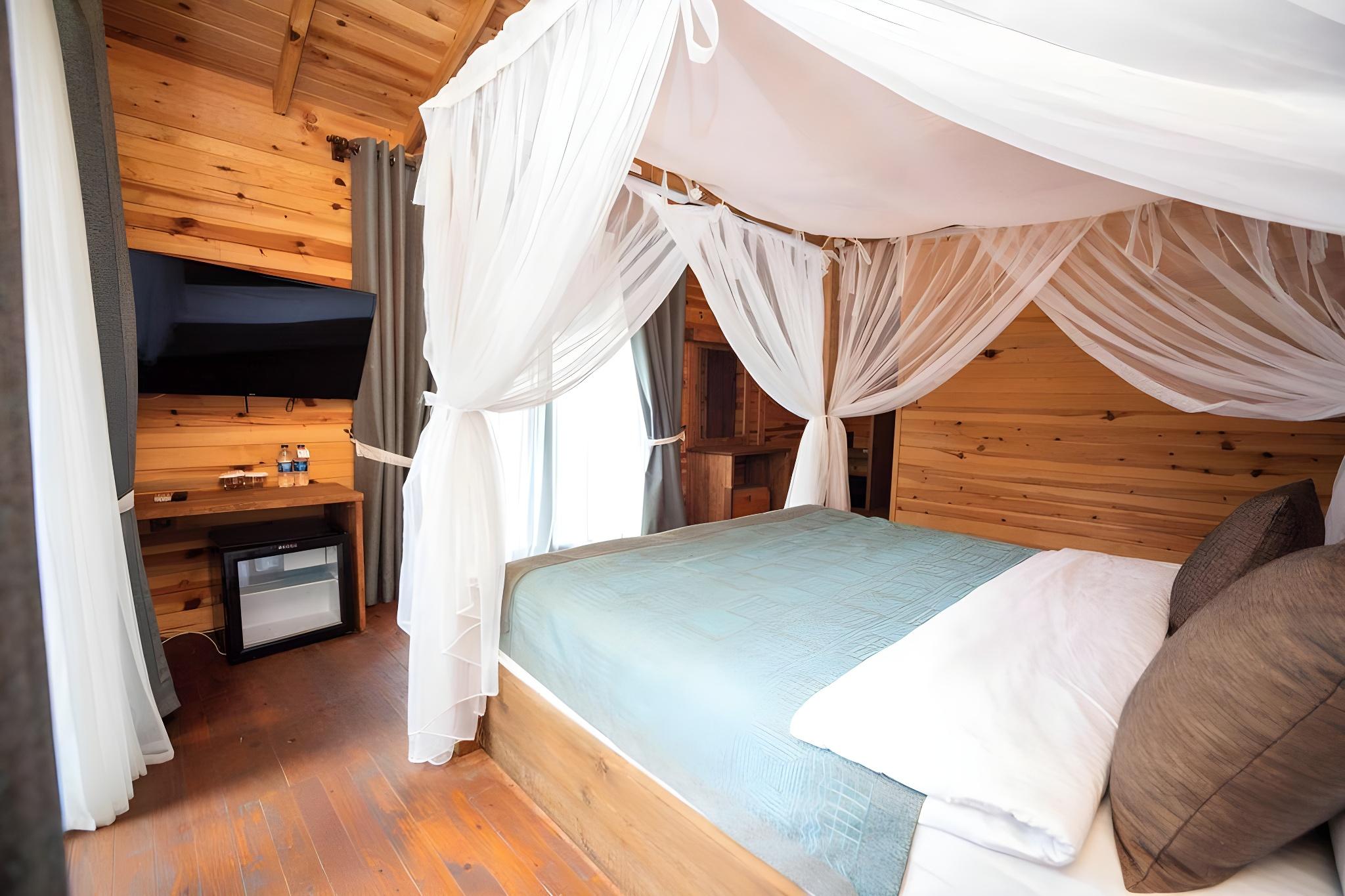 Sky, Bungalow, King Bed, Hot Tub