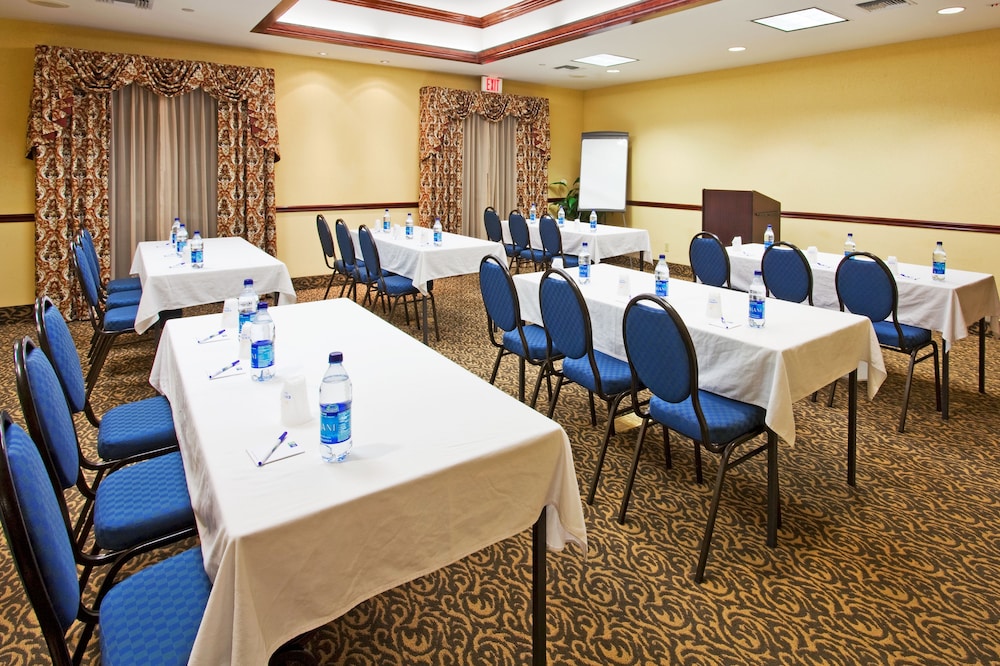Holiday Inn Express Hotel & Suites Sebring 59/73