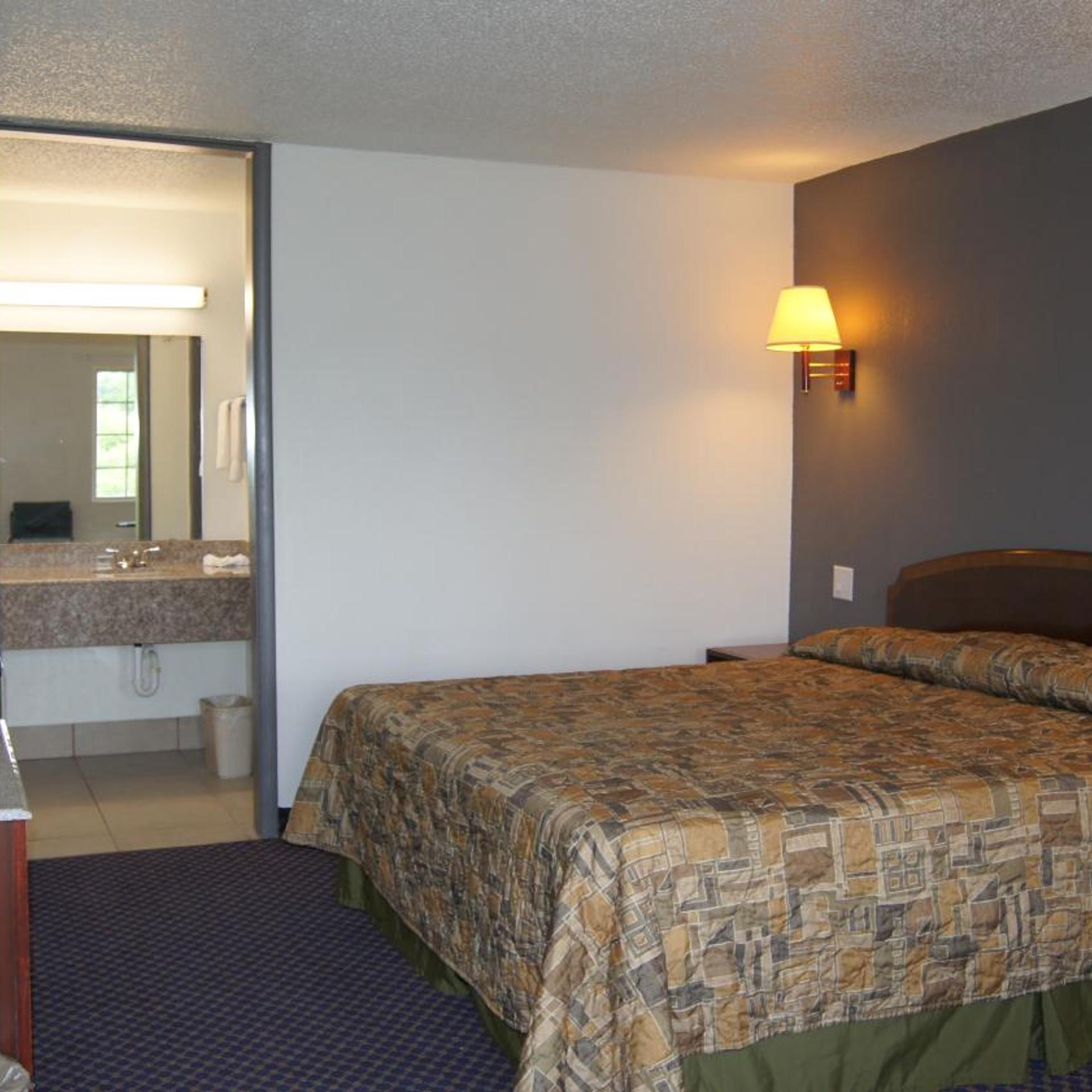 Executive Inn 24/36