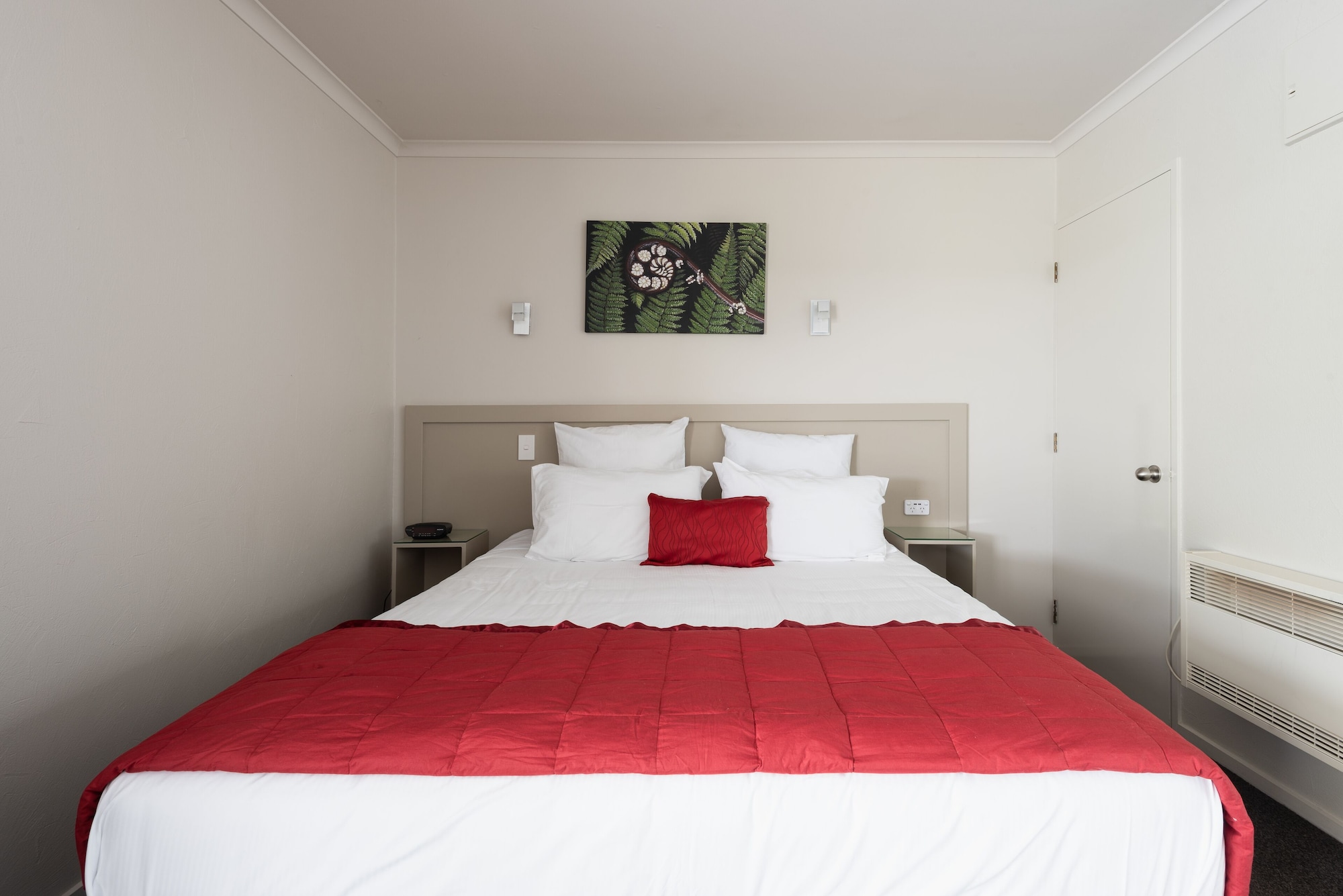 Studio, King Bed, Kitchen