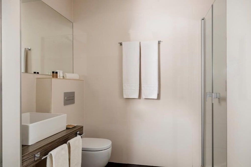 Air Rooms Madrid Airport By Premium Traveller 47/53