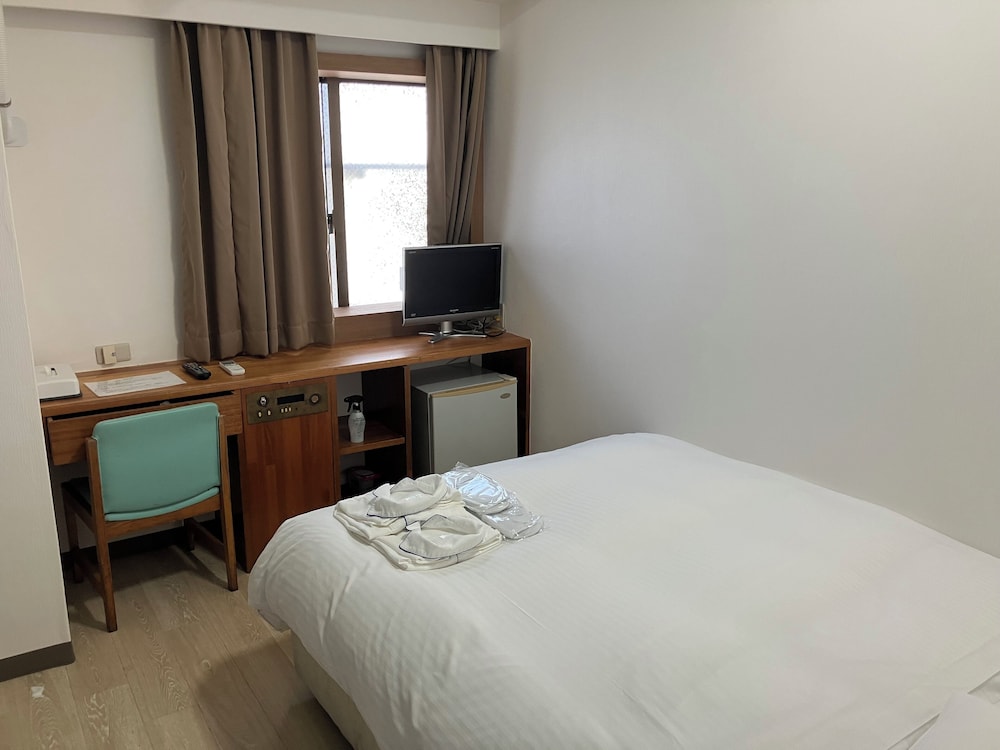 ROOM, DOUBLE BED