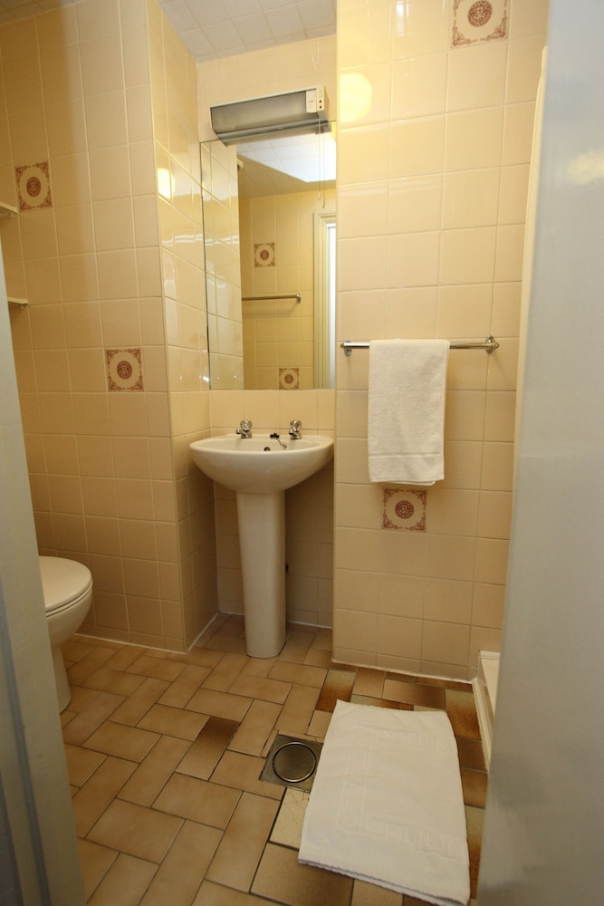 Ridgemount Hotel 25/61