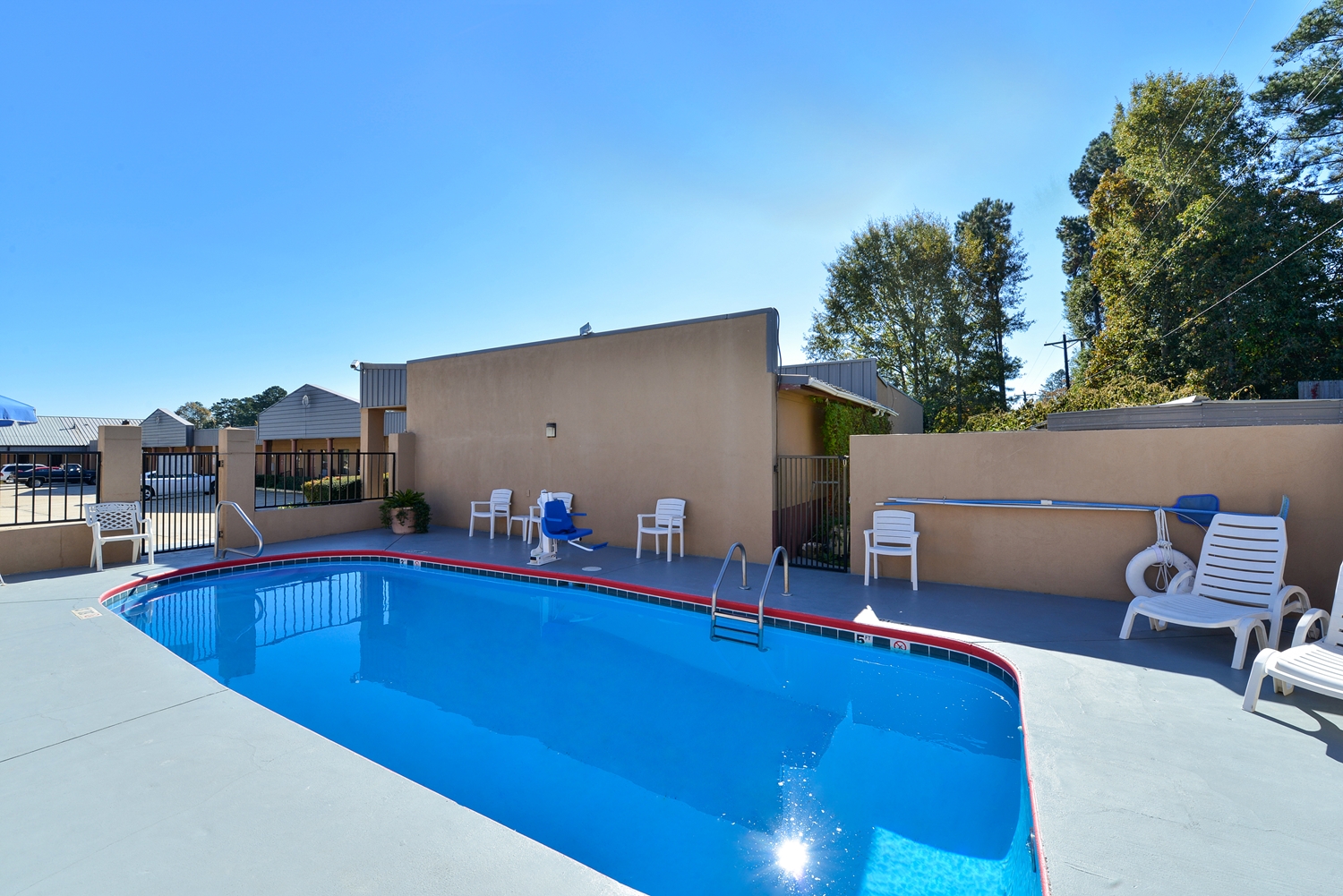 Americas Best Value Inn Brookhaven 15/24