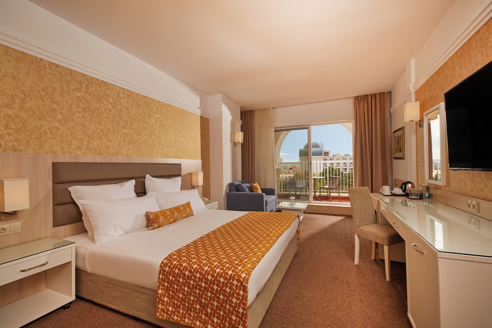 ROOM, DOUBLE BED, PARTIAL SEA VIEW, TERRACE