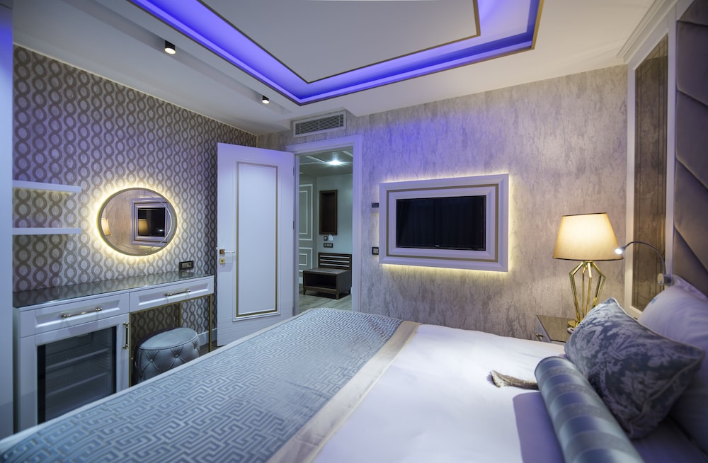 Elysium Green Suites 9/60