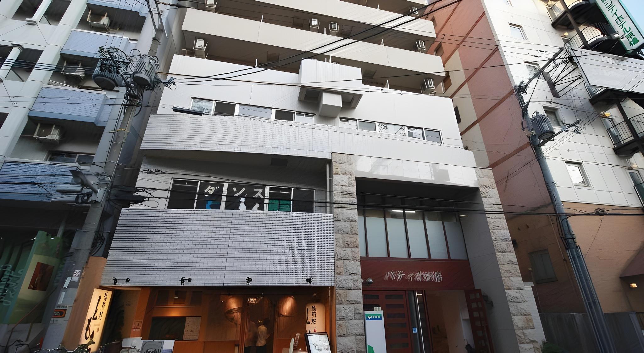 Patio Kyobashi 1/81