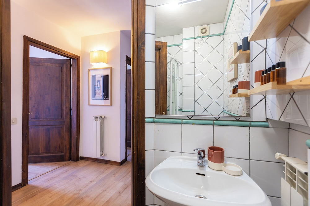 Rental In Rome Rosselli Palace Deluxe 3 Apartment 48/50